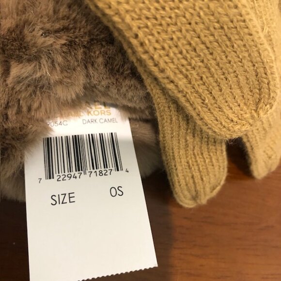 Michael Kors Faux Fur Dark Camel Gloves NWT - Picture 3 of 10
